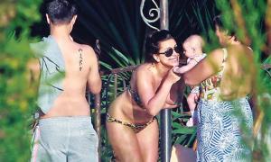 Ані Лорак уперше вивезла тримісячну доньку на море