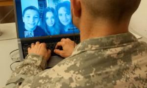 Французи люблять на роботі подивитися відео, фото друзів та погомоніти по телефону