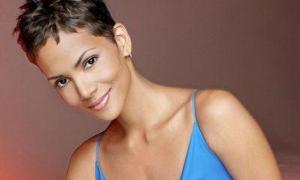 Холлі Беррі зламала ногу на рівному місці