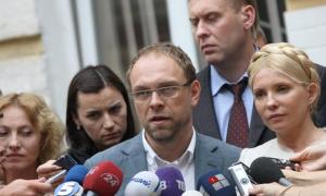 Власенко вражений тим, що знайшов у матеріалах справи Тимошенко