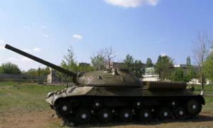 Чиновника затримали за спробу продати меморіальний танк