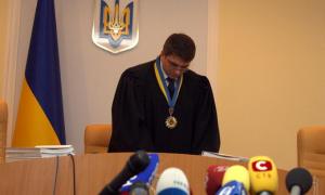 Кіреєв почав зачитувати вирок Тимошенко. Підходи до суду перекрив «Беркут»