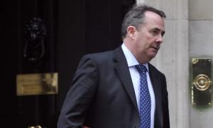 Міністр оборони Великобританії подав у відставку