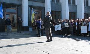 Члени профспілок виступили на Майдані проти бідності