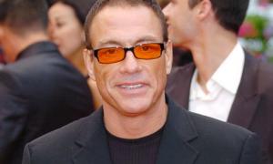 П’яний Ван Дамм на машині впав у канал