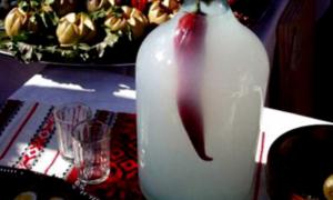 На вокзалі у Ковелі піймали продавця самогону