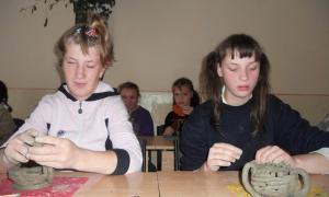Благодійники відкрили у Коломийському інтернаті гончарну майстерню