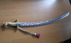 В «Устилузі» затримали майже метрову шаблю