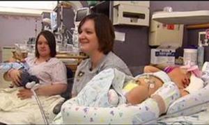 Сестри-близнючки народили первістків в один день