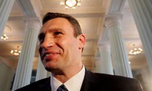 У партії Кличка з іронією поставились до позову «мера на засланні» Черновецького