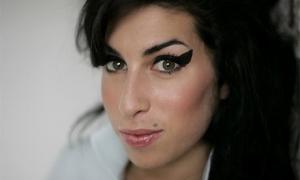 Офіційна причина смерті Емі Вайнхаус - алкогольне отруєння