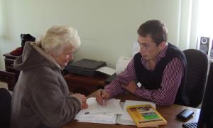 Семеро з десяти працюючих пенсіонерів недоотримують щомісяця близько 600 гривень