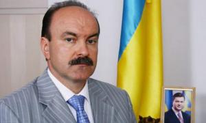 Керівник Львівщини подав у відставку через критику Азарова