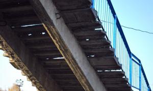 Сходи до залізничного вокзалу у Луцьку відремонтують, але не цього року