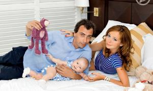 Олена Захарова звинувачує у смерті доньки столичних лікарів