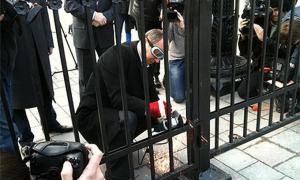Опозиція розпиляла паркан навколо Ради