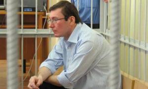 Водію Луценка стало зле під час суду