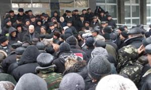 У Донецьку пенсіонери взяли штурмом адміністрацію