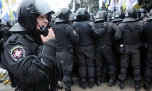 Під Кабміном сталася сутичка між «беркутівцями» та мітингувальниками