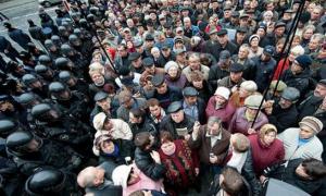 Під Кабміном нарахували 2 тисячі чорнобильців