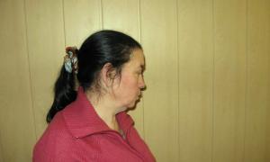 У Луцьку правоохоронці затримали шахрайку, яка знімала порчу