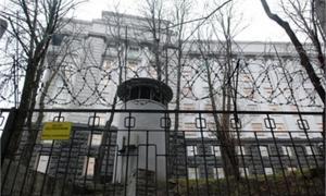 Підходи до Кабміну огородили колючим дротом