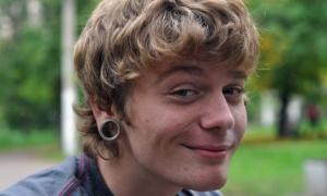 Олександр Кривошапко потрапив у аварію на новому джипі