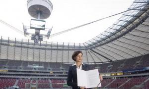 Стадіон у Варшаві здали без футбольного поля 