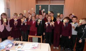 Для діток з особливими потребами бібліотекарі подарували солодощі та книги