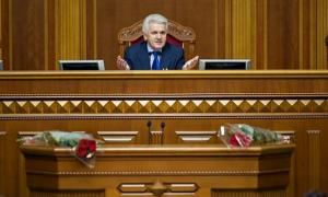Народні депутати не зобов’язані на засіданнях Верховної Ради виступати державною мовою