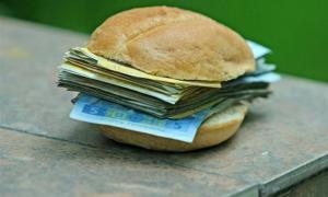 Наступного року соціальних виплат українцям дадуть на 35 мільярдів більше