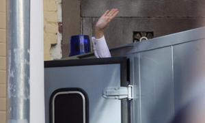 Пенітенціарна служба запевняє, що Тимошенко везли у колонію комфортабельним мікроавтобусом 