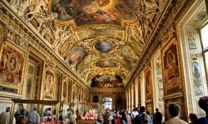 Найпопулярнішим музеєм світу назвали Лувр