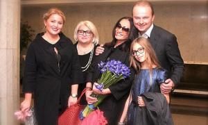 Ротару готувала олів’є і холодець на всю сім’ю