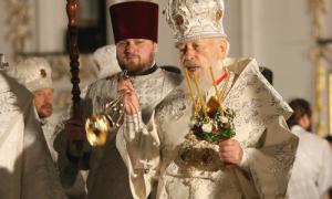 Митрополит Володимир уперше після тривалого лікування відслужив літургію
