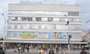 Луцький ЦУМ почали реконструювати: він стане ширшим, але не вищим