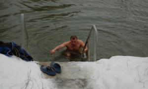 Сьогодні в Луцьку влаштували масове купання