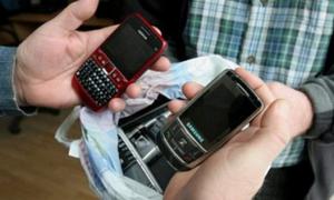 На ринку Луцька викрили пункт продажу «сірих» мобілок