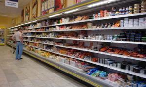 Експерт розповів, як поводитись із неякісними продуктами в супермаркеті