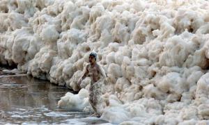 У Південній Африці узбережжя залило пінистим «капучіно»