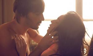 Козловський буде виступати зі стриптизеркою