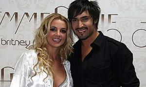 Спірз запросила Козловського на весілля