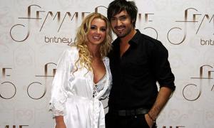 Козловський осоромився із запрошенням на весілля Брітні Спірз