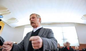 Скандального кандидата у президенти Франції посадили до в’язниці