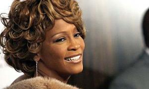 Мама Уітні Хьюстон каже, що напередодні розмовляла з дочкою і все було гаразд