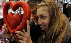 День закоханих відзначають 55% українців