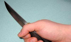 Залицяння закінчилися ножовим пораненням