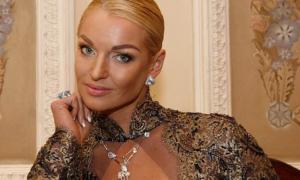 Олег Винник — третій претендент на дитину Анастасії Волочкової?