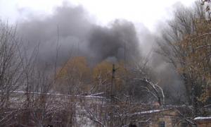 У Кременчуці палає завод, вогонь видно за кілька кілометрів
