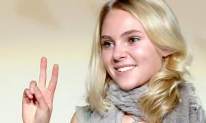 Юну Керрі Бредшоу зіграє «шоколадниця» Анна Софія Робб